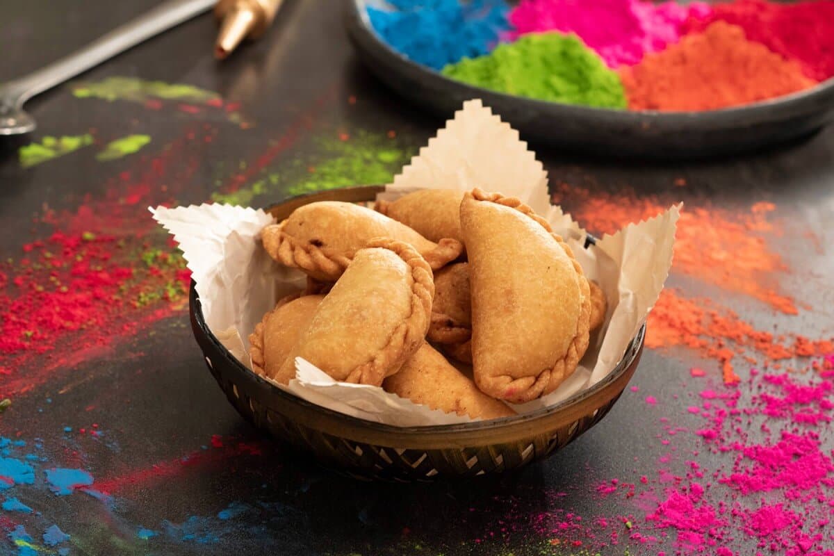 Sanjeev Kapoor’s Thandai Gujiya Recipe