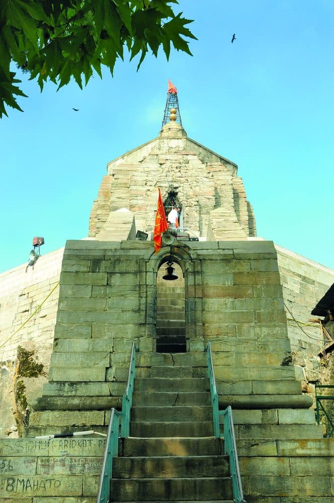 The elevation of Shankaracharya Temple naturally induces the brain’s frequency of deep meditation.