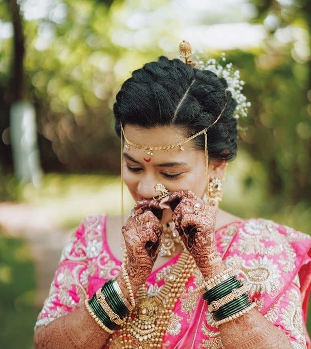 The regal beauty of a Marathi bride.
